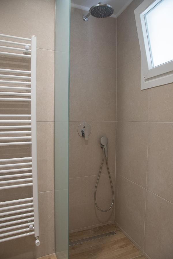 Agiopetra Lofts Apartment Kavála ภายนอก รูปภาพ